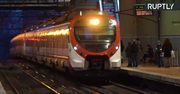 Hiszpania łagodzi restrykcje związane z pandemią. Niektóre branże wracają do pracy, służby rozdają maseczki