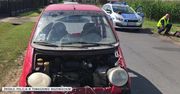 Pijany bez prawa jazdy jechał wrakiem. Przyciągnął uwagę policji