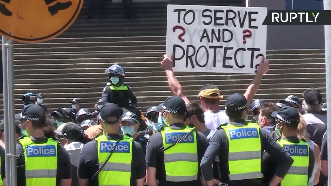 Ponad 400 aresztowanych w trakcie protestu w Melbourne. Demonstrowali przeciwko lockdownowi