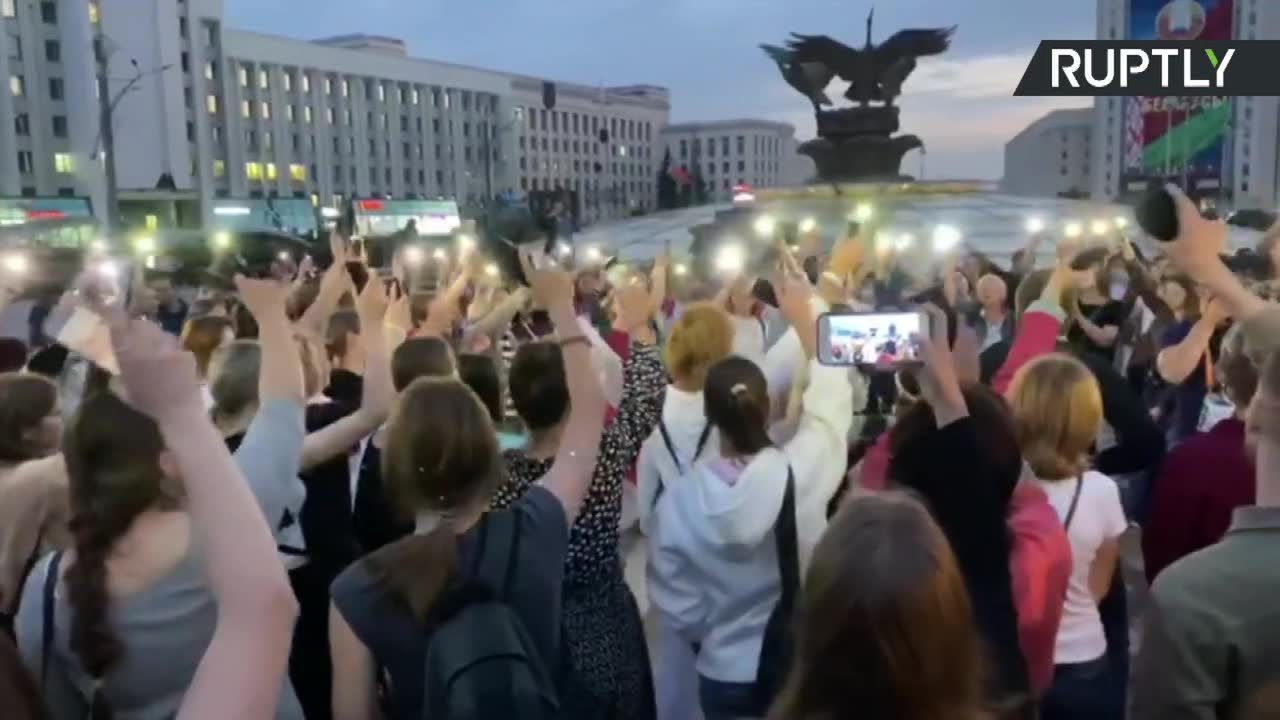 Taneczny protest w Mińsku. Zwolennik Łukaszenki krzyczał: “Białoruś bez Polski!”