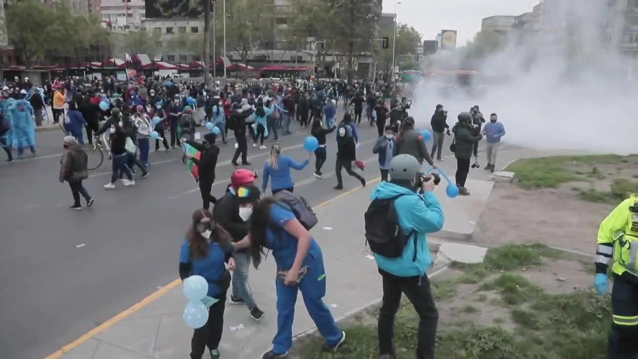 Zamieszki w Chile. Gwałtowne protesty medyków w Santiago