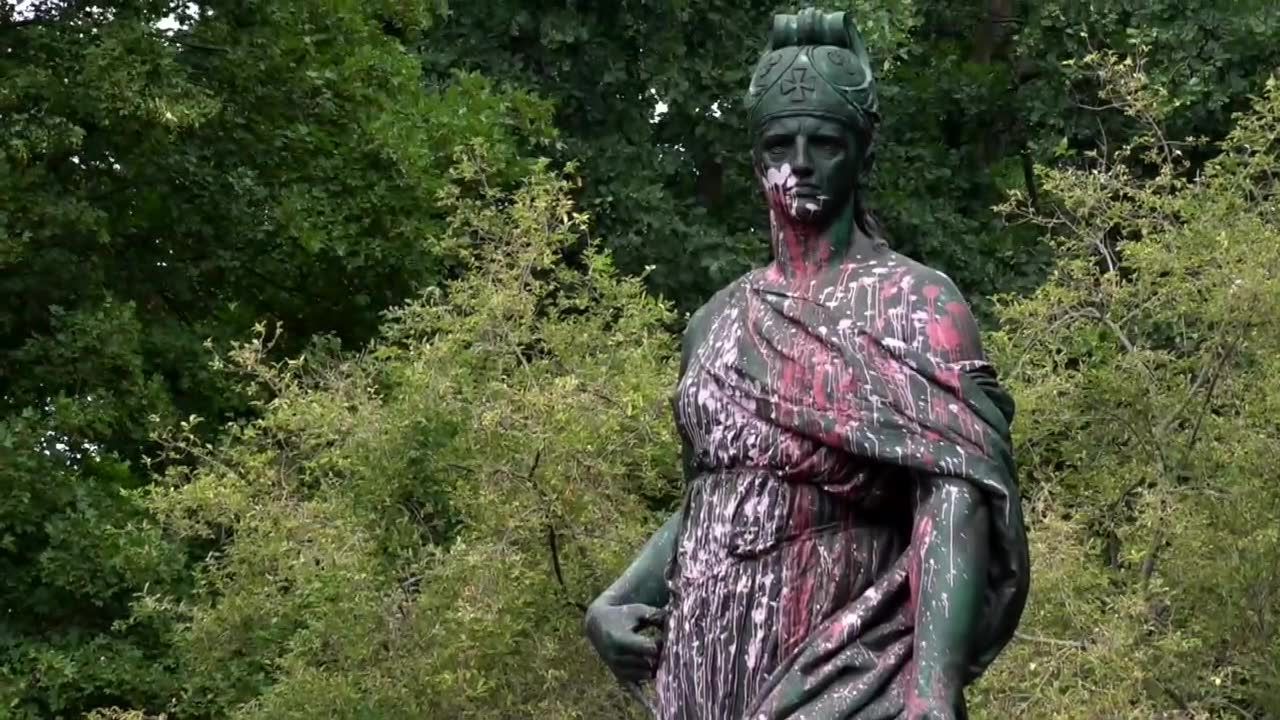 Pomnik Otto von Bismarcka w Berlinie zdewastowany