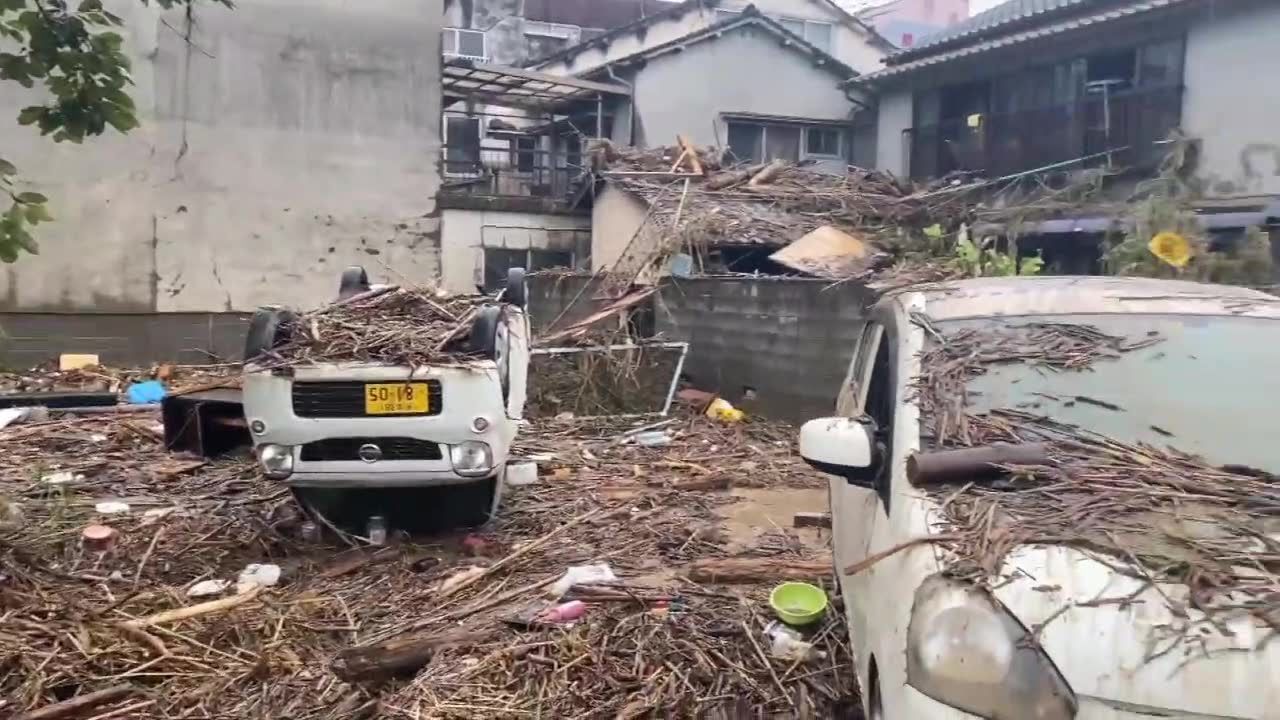 Wiele ofiar śmiertelnych i zaginionych po powodzi w Japonii. Trwa usuwanie szkód