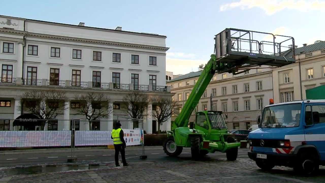 Na Placu Bankowym powstaje studio Wielkiej Orkiestry Świątecznej Pomocy. Przygotowania do 28. finału