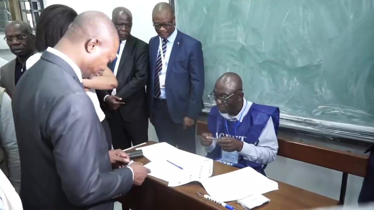 Wybory prezydenckie w Kongo. Głosowanie utrudniały kolejki, ulewne deszcze i awarie komputerów