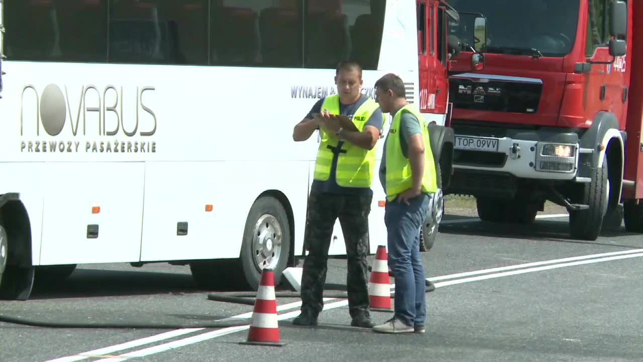 Autobus zderzył się z ciężarówką w Świętokrzyskiem. W środku było 24 dzieci
