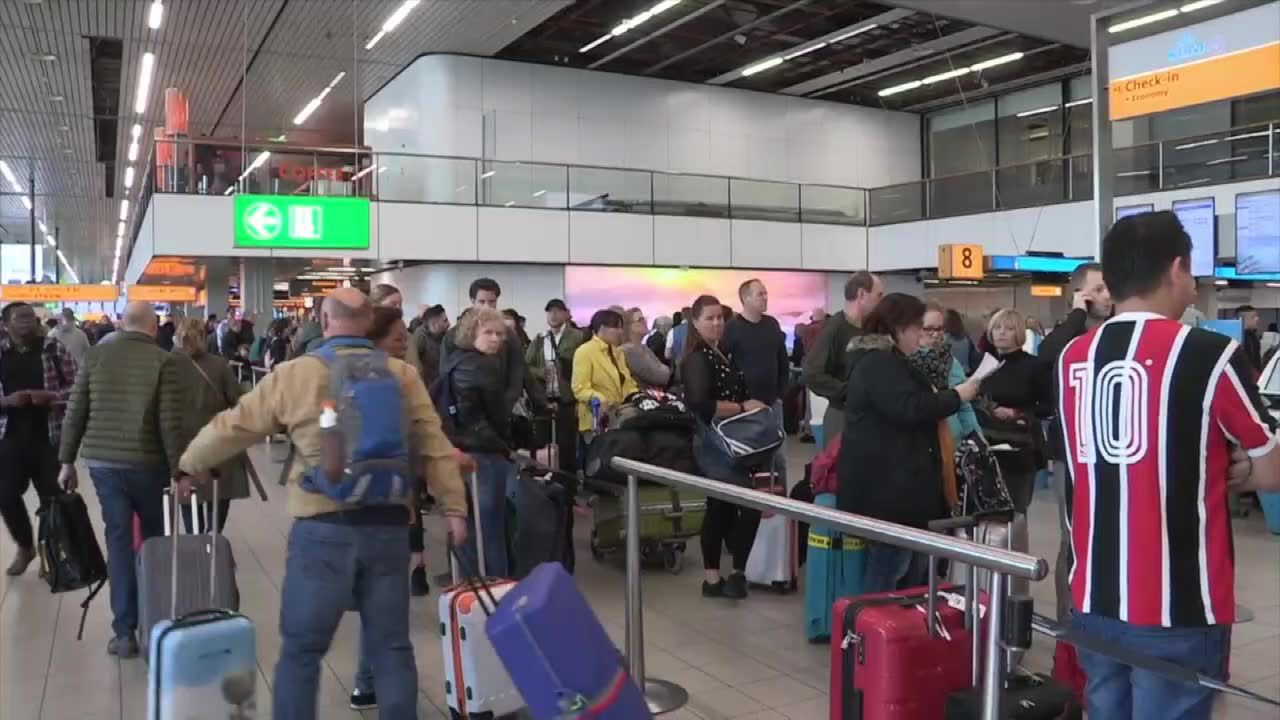 Awaria prądu na lotnisku Schiphol w Amsterdamie. Wiele lotów jest opóźnionych