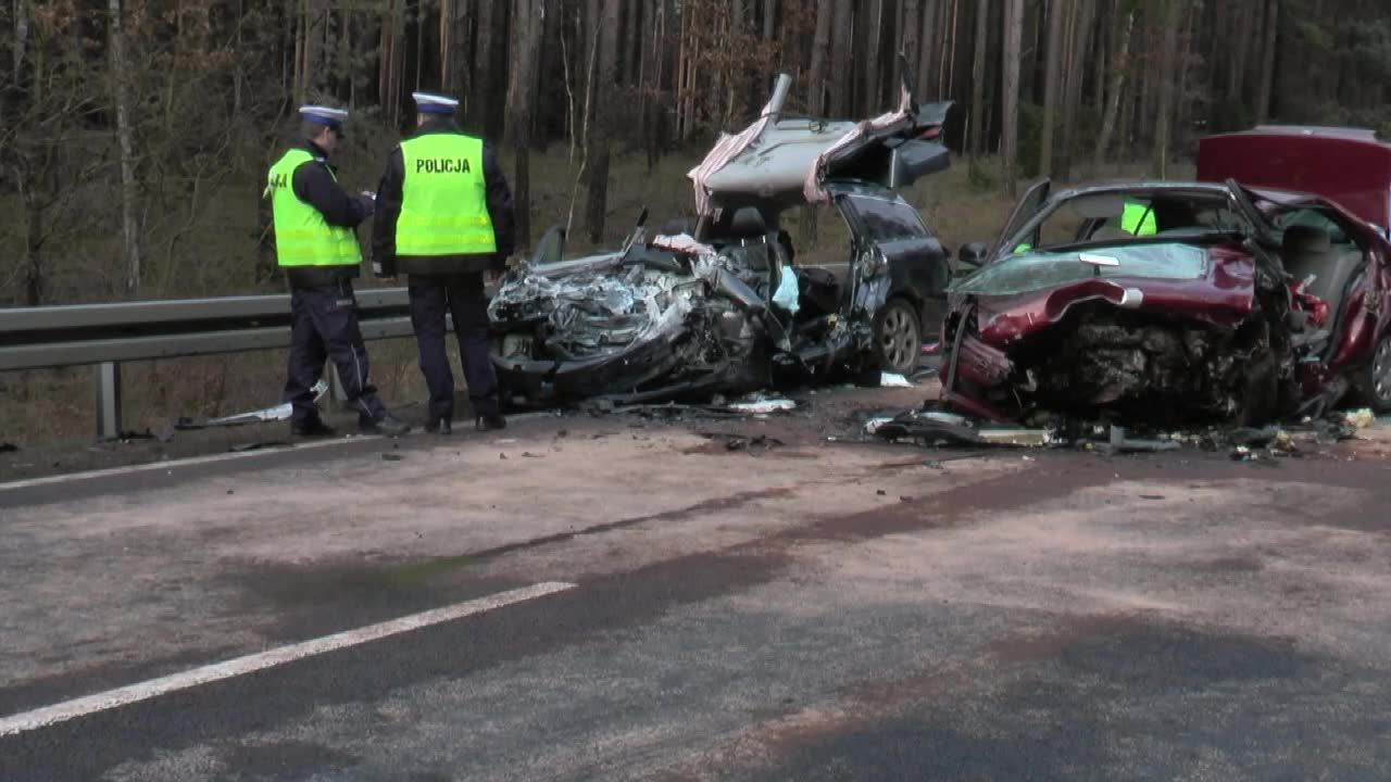 Dwie osoby zginęły w wypadku w Wielkopolsce. Czteroosobowa rodzina trafiła do szpitala