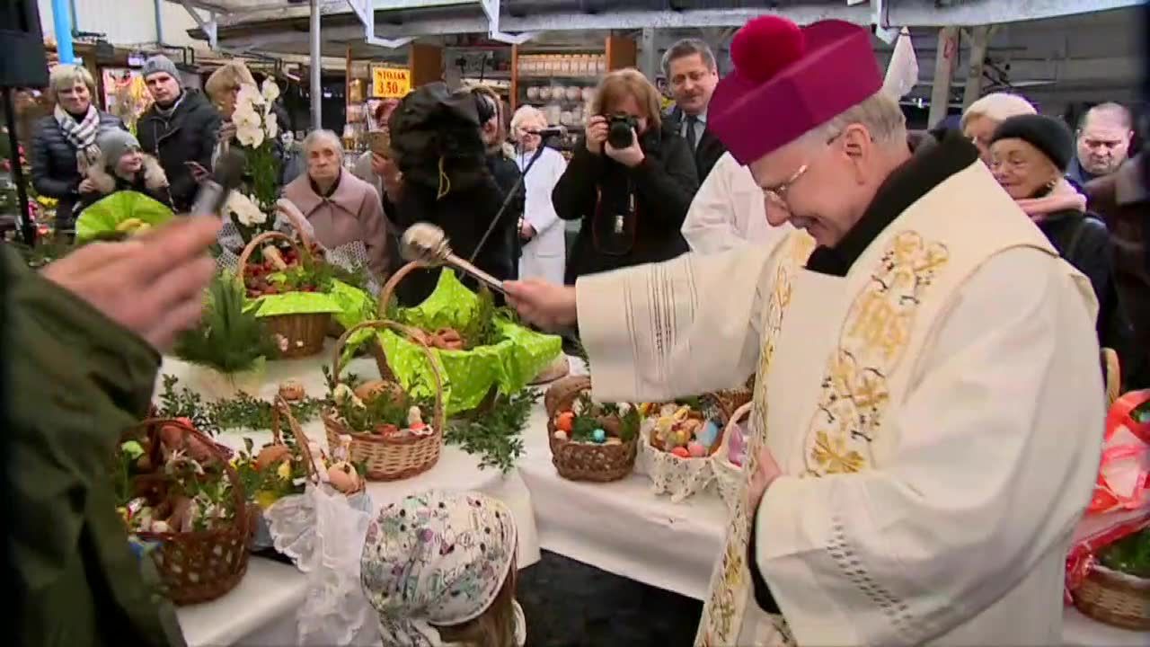 Abp M. Jędraszewski poświęcił wielkanocne pokarmy. Potrawy ze stołu trafią do ubogich