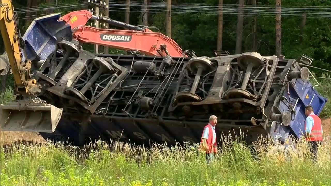 Pociąg z kruszywem wykoleił się na Podlasiu. Zablokowana trasa między Suwałkami a Augustowem