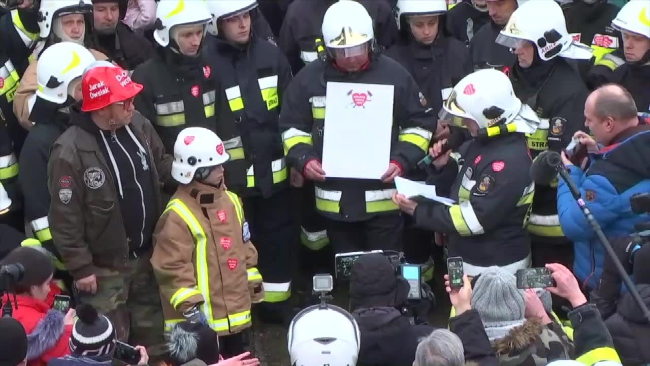 „Stoimy za tobą i zawsze cię wspieramy w twoim wielkim dziele”. Strażacy przekazali poparcie dla WOŚP i J. Owsiaka