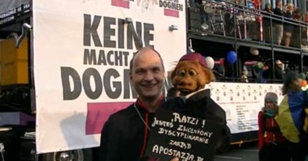 Brzuchomówca z Big Brothera. Smoleńsk w hicie Euro 2012