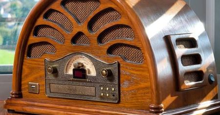 Radioodtwarzacz w stylu retro - Hyundai RC403U