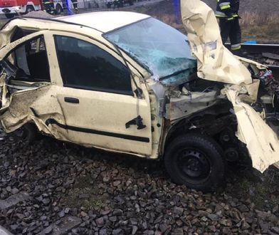 Sulęcinek. Pijana wjechała pod pociąg. Porzuciła auto i uciekła