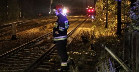 Ożarów Mazowiecki. Pociąg śmiertelnie potrącił mężczyznę
