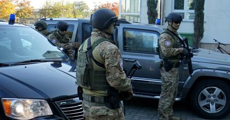 Korupcja w Wołominie. CBA zatrzymało cztery osoby, wśród nich urzędnika starostwa