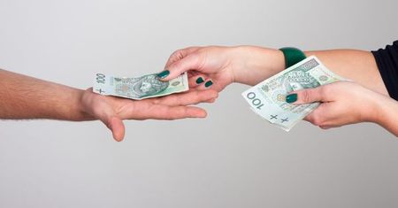 Wiedza o zarobkach w branży szczególnie ważna na początku kariery