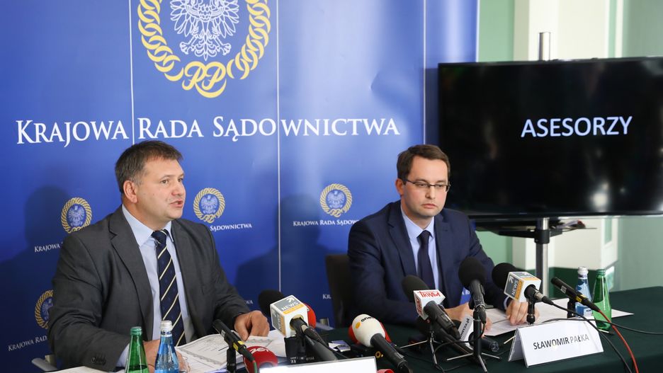 Asesorzy uznali za konieczne przybliżenie opinii publicznej faktów 