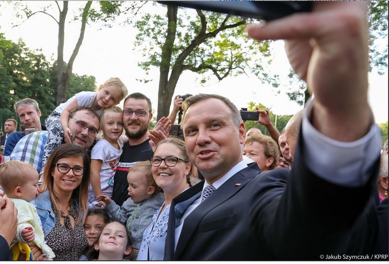 Wizyty prezydenta w różnych miastach to nie tylko takie spotkania, ale też ograniczenia dla lokalnych przedsiębiorców