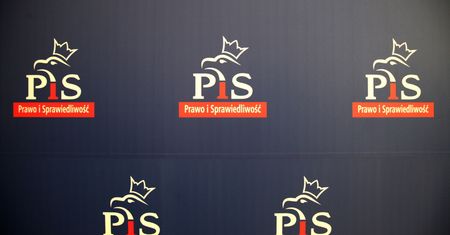 Rosną szeregi PiS. W ciągu kilku miesięcy partii przybyło ponad 4 tys. członków