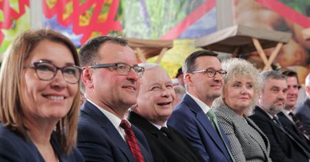 Strajk nauczycieli wycisza temat rekonstrukcji rządu. Kaczyński przestrzega polityków PiS