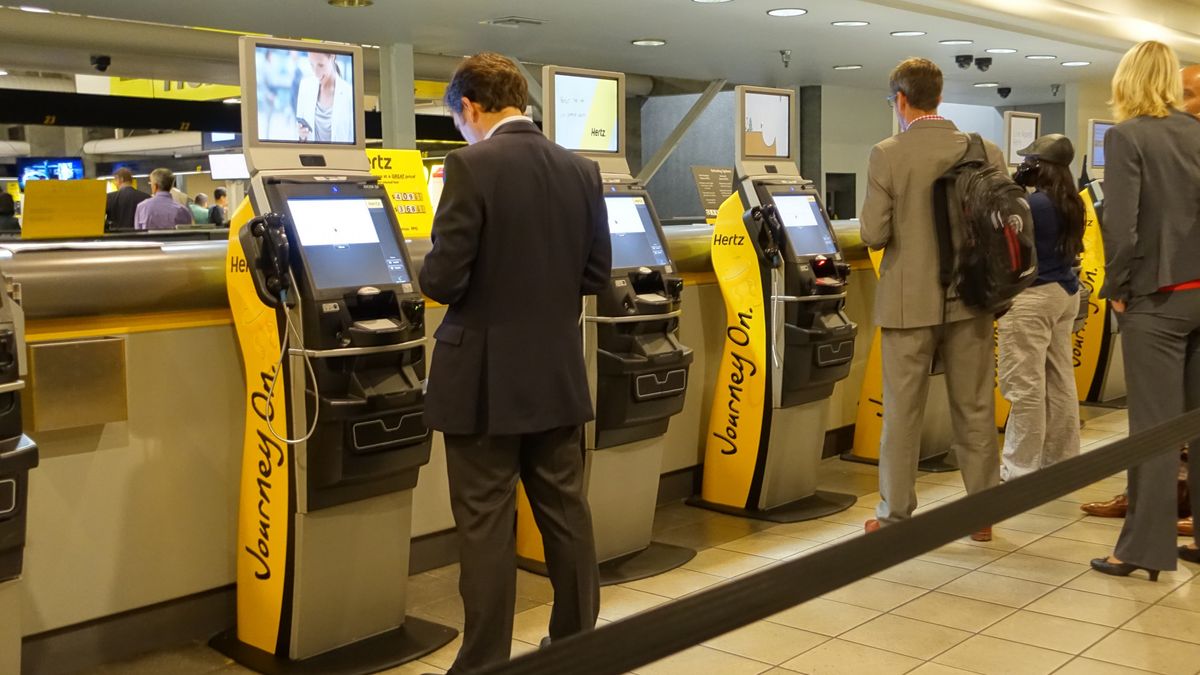 Są już w pełni samoobsługowe wypożyczalnie aut, czy pralnie. W płeni zautomatyzowany sklep to tylko kwestia czasu.