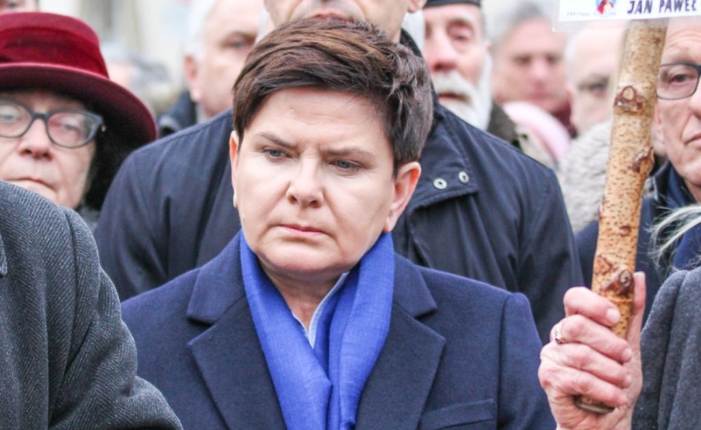 Wpis Beaty Szydło o "pomaganiu". Ludzie są rozczarowani jej słowami