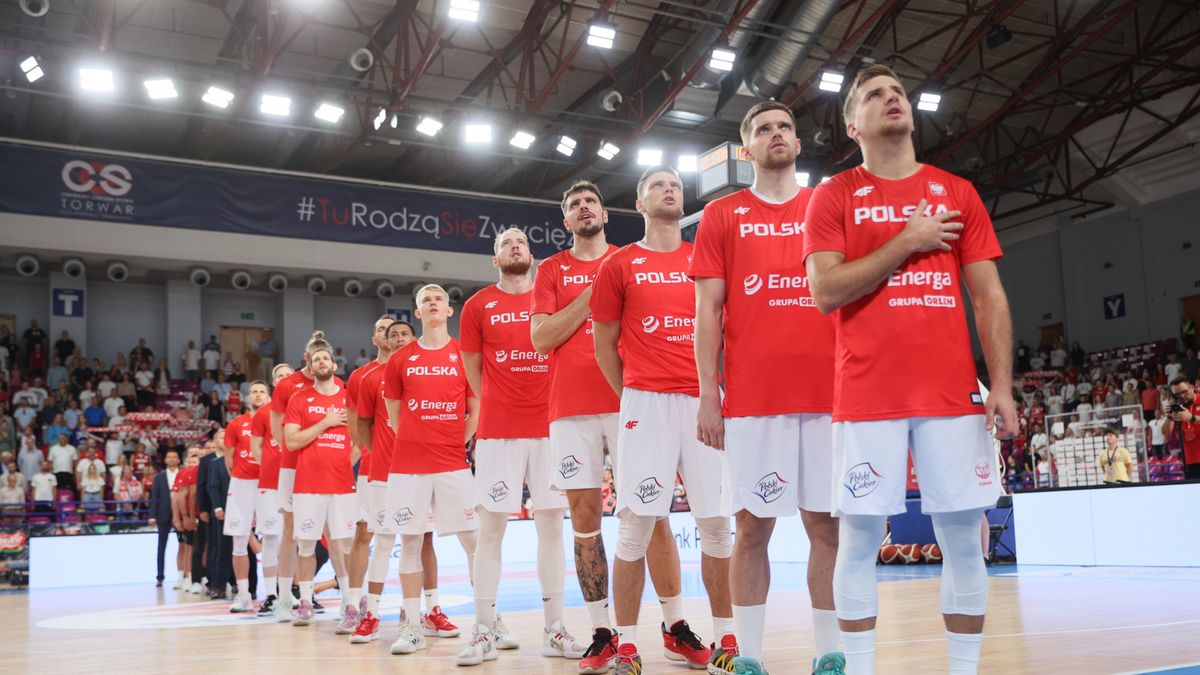 Na zdjeciu: reprezentacja Polski koszykarzy
