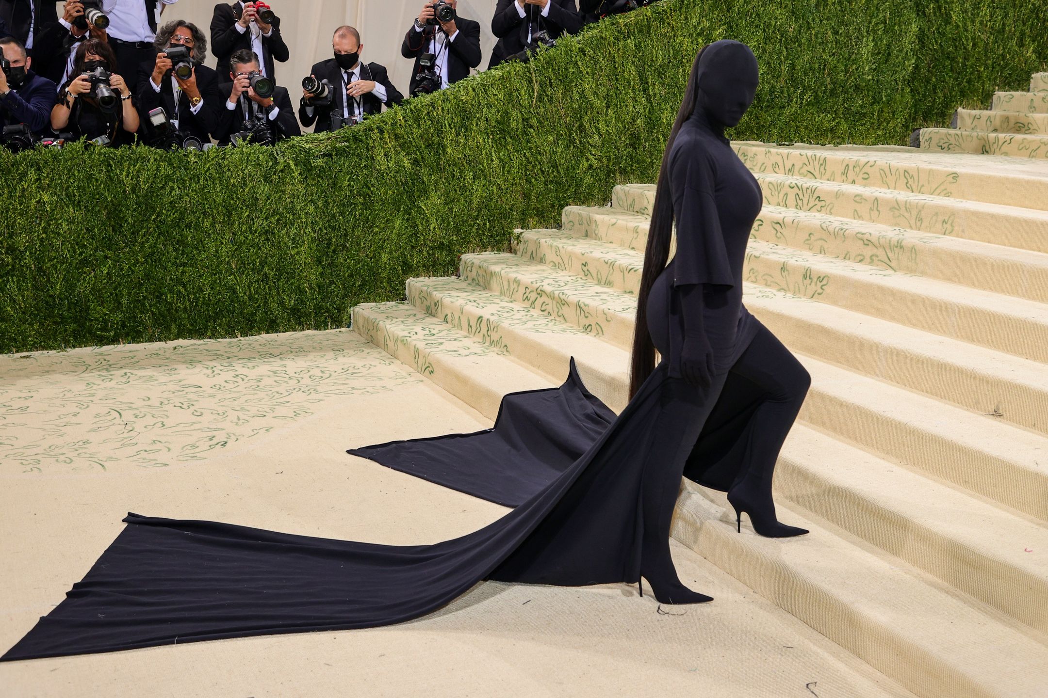 Zamaskowana Kim Kardashian na Gali MET