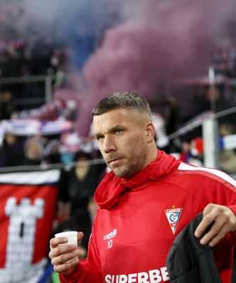 Lukas Podolski ukarany przez Komisję Ligi. "Naruszył normy moralno-etyczne"