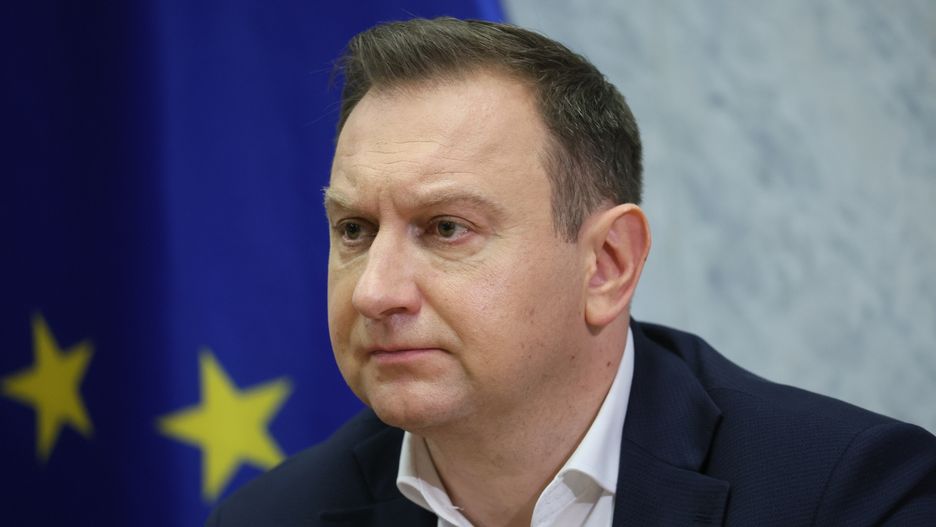 Warszawa, 16.12.2024. Zastępca przewodniczącej komisji poseł Lewicy Tomasz Trela na posiedzeniu sejmowej Komisji Śledczej ds. inwigilacji systemem Pegasus, 16 bm. w Sejmie w Warszawie. (ad) PAP/Leszek Szymański