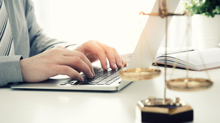 Radca prawny w Sosnowcu znajdzie pracę biurową