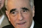 Martin Scorsese i bałwan w różowym szaliku