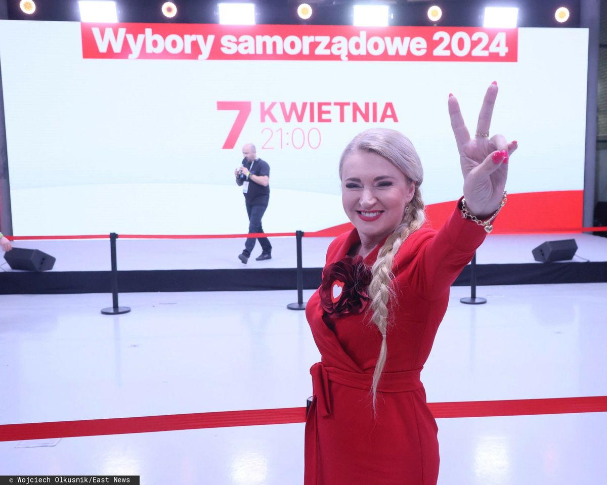 Marta Wcisło podczas wieczoru wyborczego KO w Warszawie