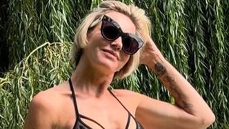 Paulina Smaszcz, ubrana jedynie w kuse bikini, pozdrawia z ogrodu. Fani komplementują: "Boskie ciało!"