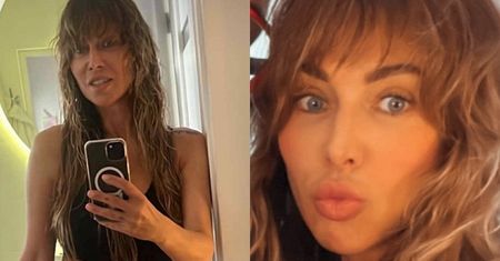 Odmieniona Paulla wdzięczy się przed lustrem w czarnym BIKINI