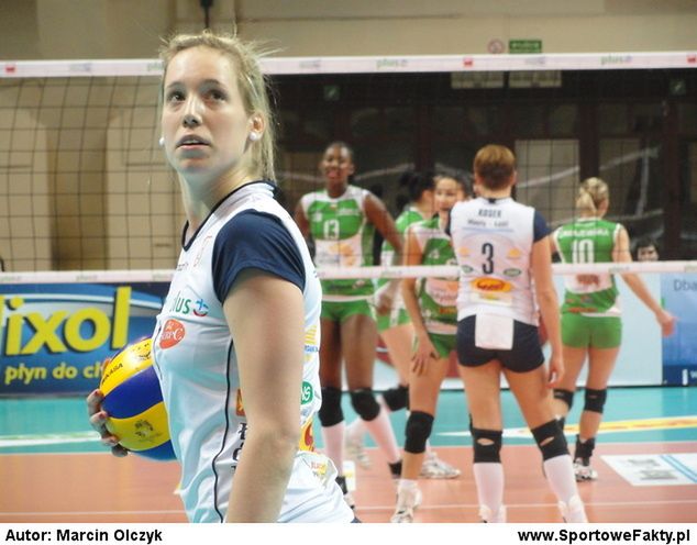 Helene Rousseaux była największym wzmocnieniem zespołu przed sezonem 2011/2012. Długo jednak w Łodzi nie zabawiła.