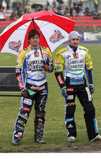 Mads Korneliussen (z lewej) nie może w tym sezonie zadebiutować w polskiej lidze na skutek kontuzji.