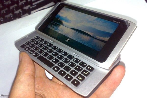 Nokia N9 na MWC 2011 z układem Intel Atom?