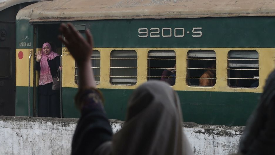 25-letnia Pakistanka jechała pociągiem. Zgwałciło ją trzech mężczyzn