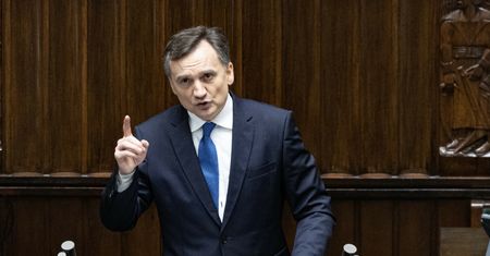 W garażu miał akta Czarneckiego. Prokurator sam wyjeździł 120 tys. km