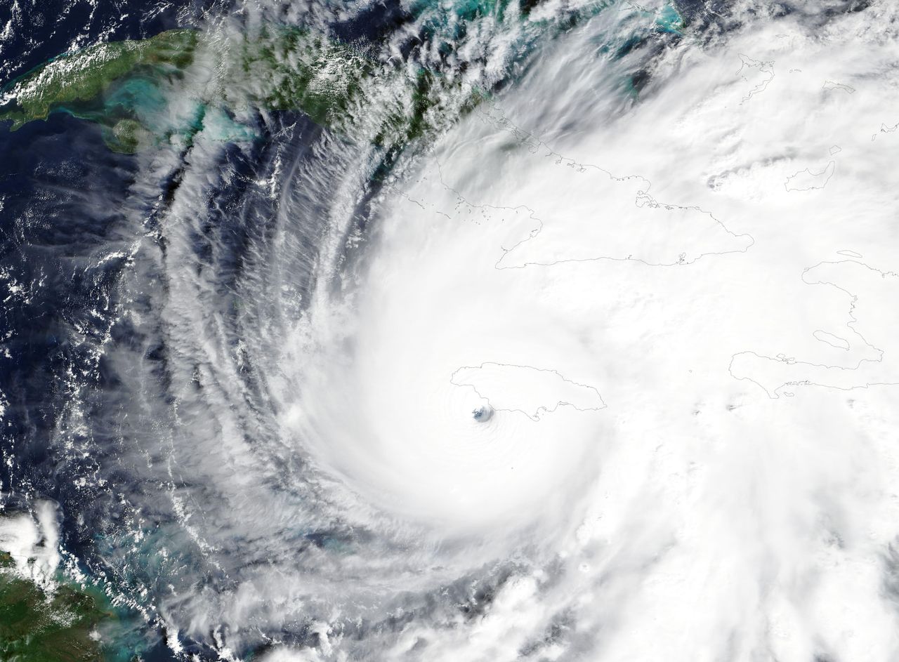 Huragan Melissa odcina zachodnią Jamajkę. Kuba szykuje się na „trudną noc”