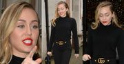 Elegancka Miley Cyrus wychodzi z hotelu w czerni od stóp do głów