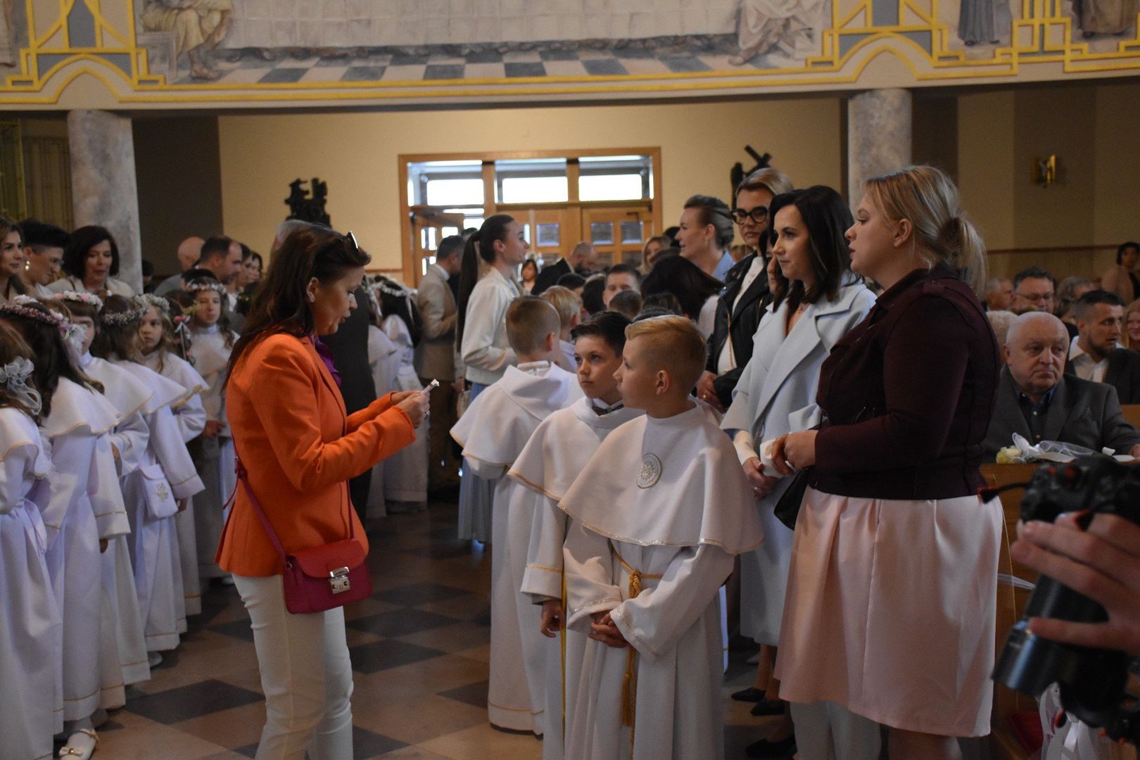 W niedzielę, 18 maja Pierwszą Komunię Świętą przyjęły dzieci z parafii pw. św. App. Piotra i Pawła w Kaliszu