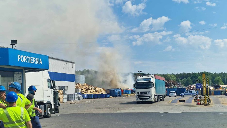 Pożar wysypiska pod Warszawą