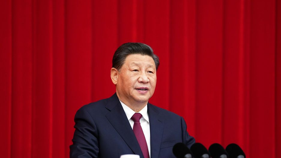 Noworoczne or?dzie prezydenta Chin(211231) -- BEIJING, Dec. 31, 2021 (Xinhua) -- Chinese President Xi Jinping, also general secretary of the Communist Party of China Central Committee and chairman of the Central Military Commission, delivers an important speech at the New Year gathering organized by the National Committee of the Chinese People's Political Consultative Conference (CPPCC) in Beijing, capital of China, Dec. 31, 2021. (Xinhua/Yan Yan)Yan Yan