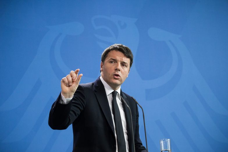 Premier Włoch Matteo Renzi podczas konferencji w Berlinie.