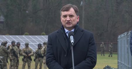 Zaufani ludzie Z. Ziobry podpisali się pod wnioskiem o inwigilację K. Brejzy. Z. Ziobro: Nie uczestniczyłem w tej procedurze