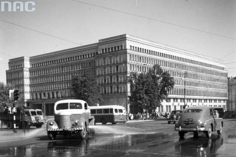 Spacer: Od Nowego Światu do placu Trzech Krzyży