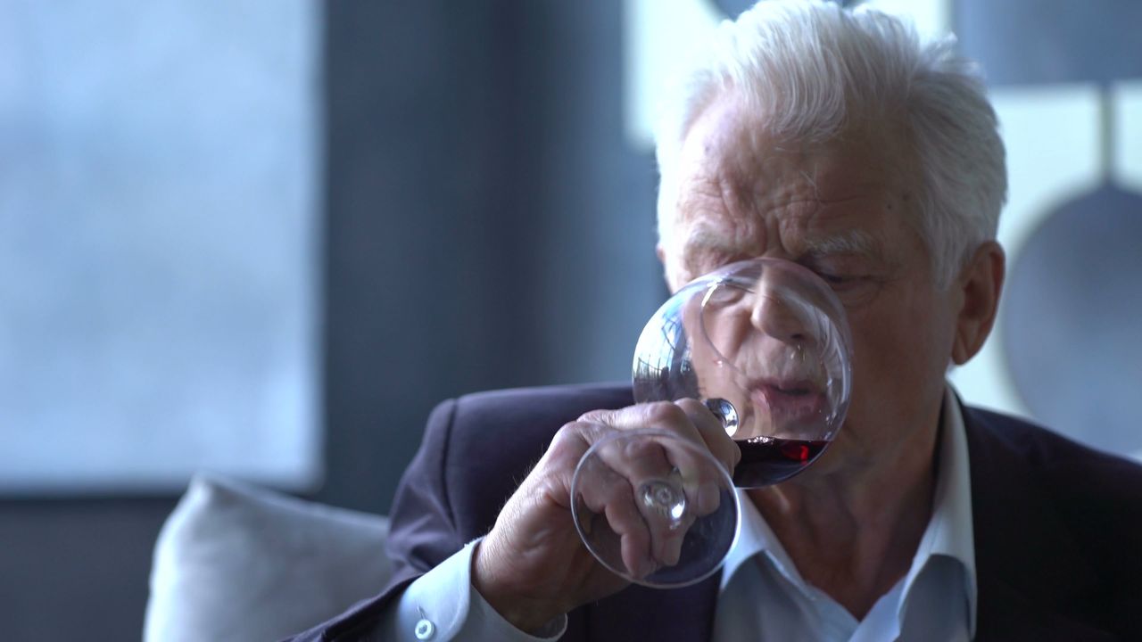 Choroby, które mogą cię dopaść, jeśli codziennie będziesz pić alkohol (WIDEO)